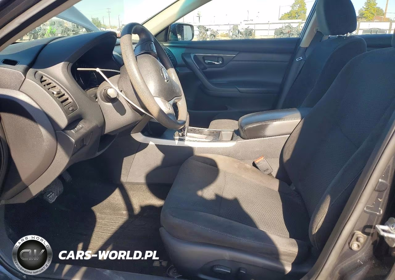 2015 Nissan Altima 2.5 S VIN:1N4AL3AP8FC256070 - 7