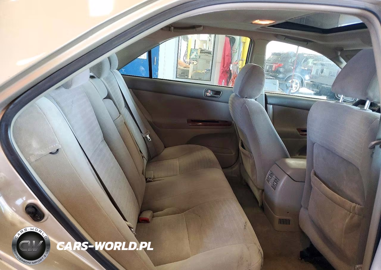 2005 Toyota Camry Xle VIN:4T1BE32K75U974371 - 10