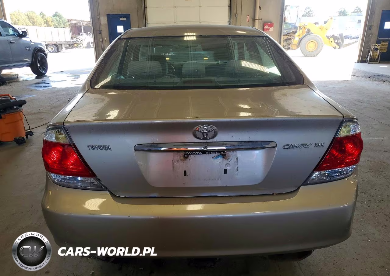 2005 Toyota Camry Xle VIN:4T1BE32K75U974371 - 6