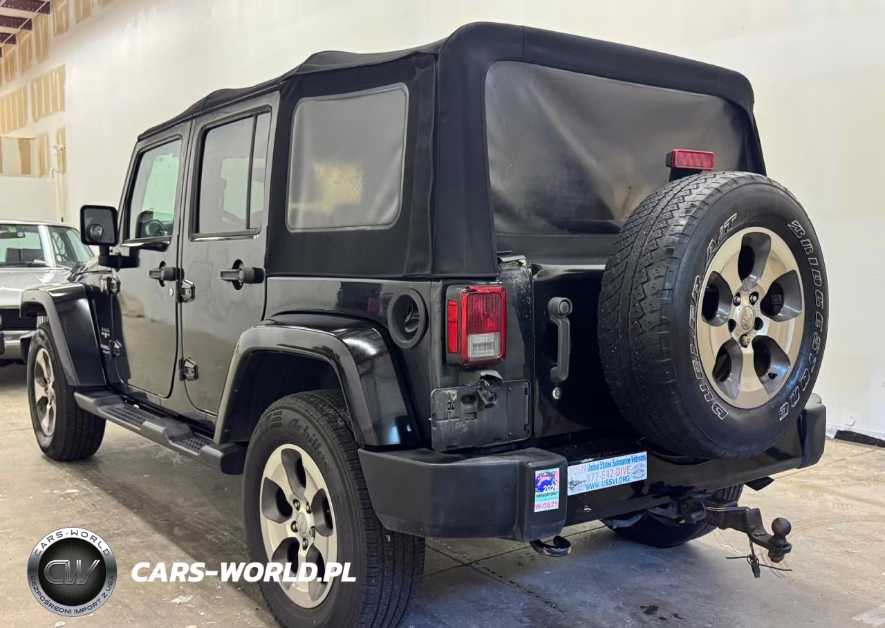 2017 Jeep Wrangler Unlimited Sahara VIN:1C4BJWEG5HL559083 - 3