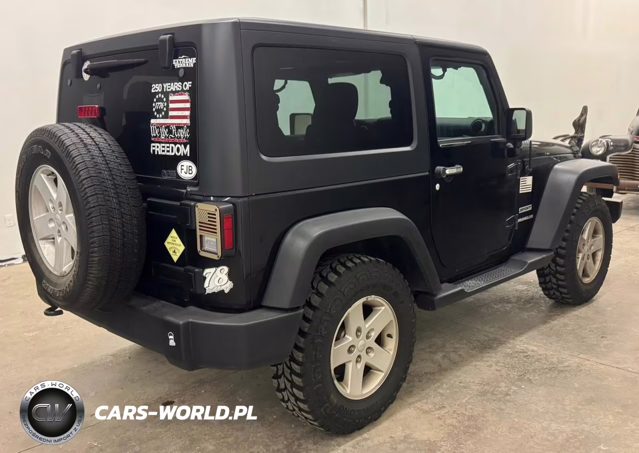 2016 Jeep Wrangler Sport VIN:1C4AJWAG7GL339735 - 4