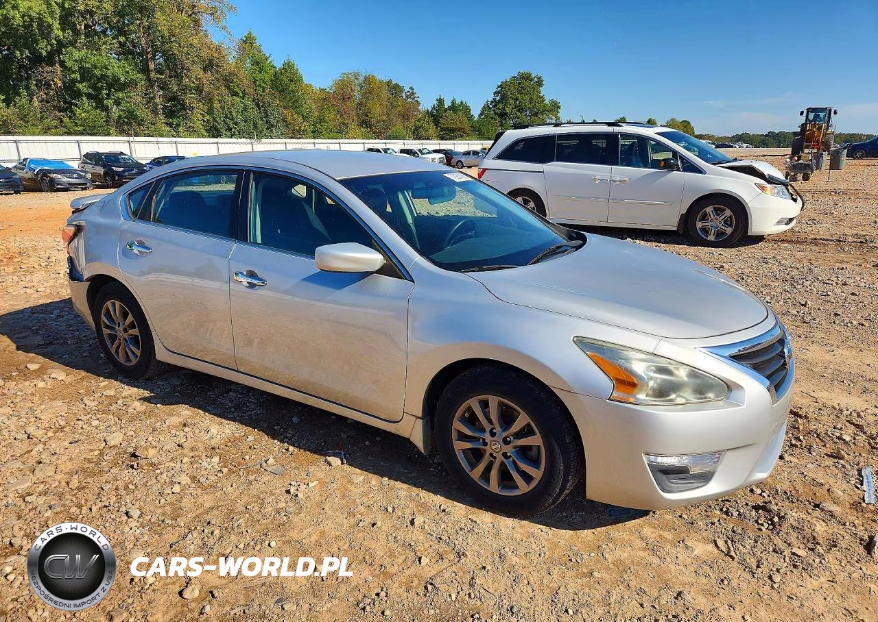 2015 Nissan Altima 2.5 S VIN:1N4AL3AP9FC576059 - 4