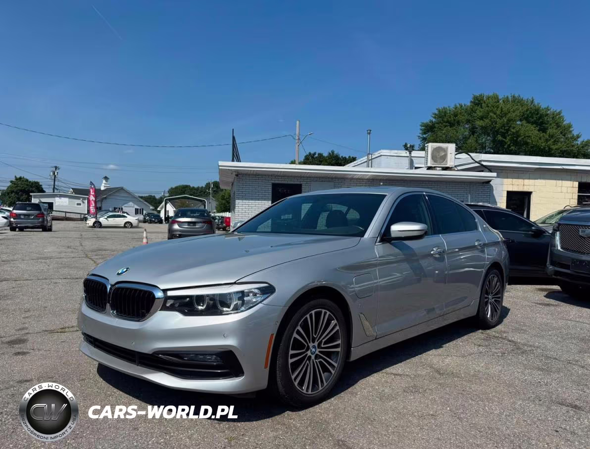 2018 BMW 530Xe VIN:WBAJB1C56JB084145 - 2