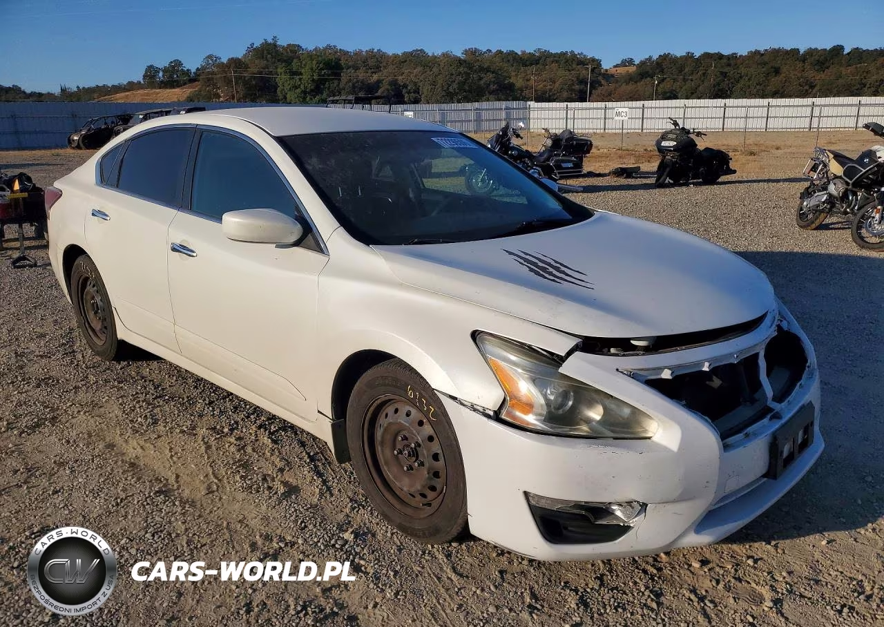 2014 Nissan Altima 2.5 S VIN:1N4AL3AP6EN349849 - 4