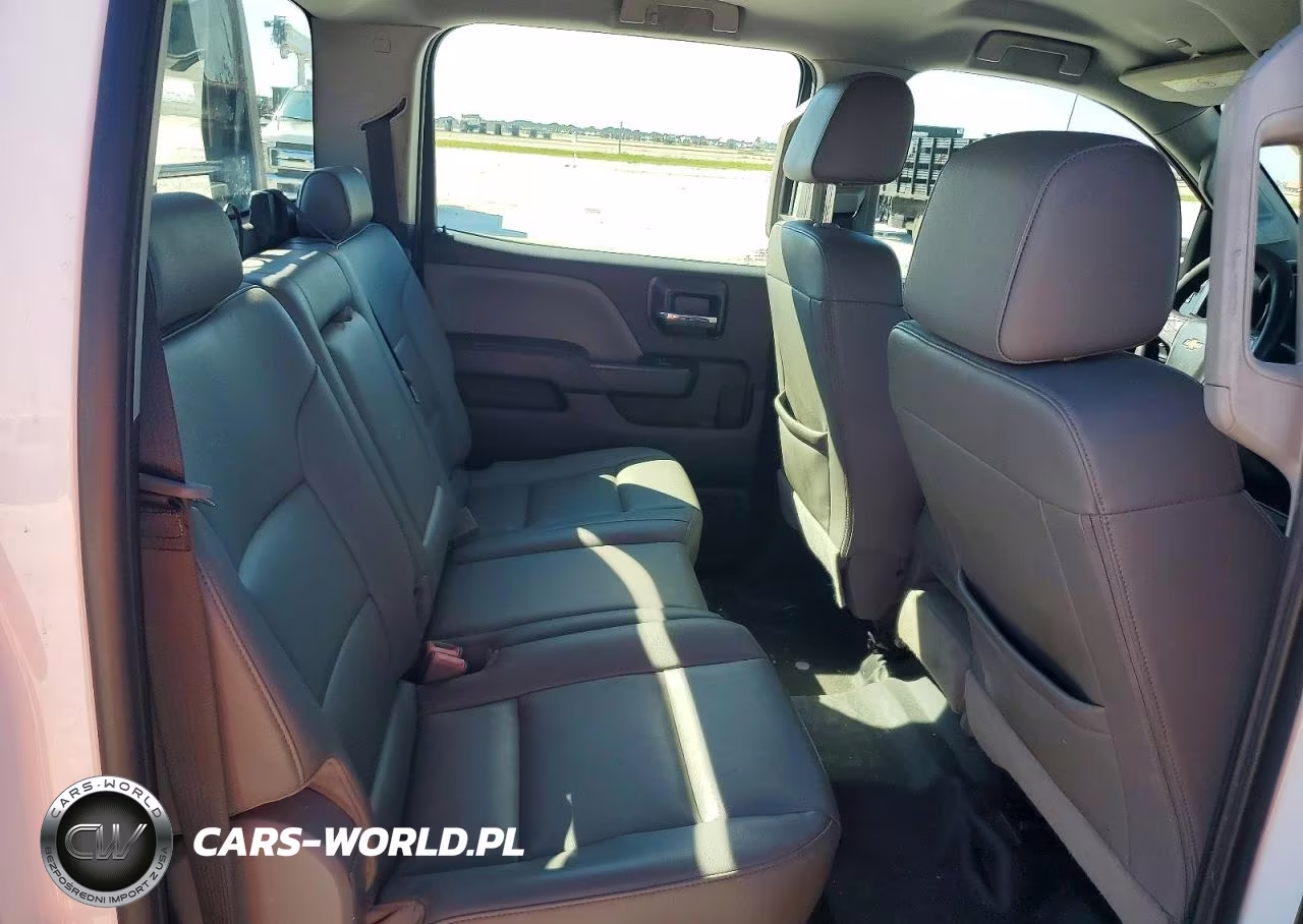 2018 Chevrolet Silverado C3500 VIN:1GB4CYCG9JF224158 - 11