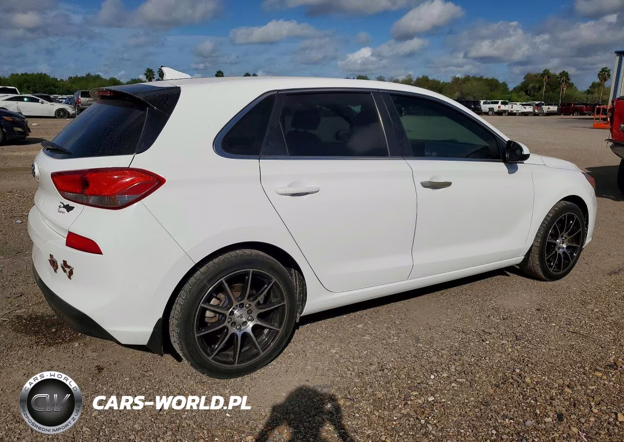 2018 Hyundai Elantra Gt Base VIN:KMHH35LE7JU039785 - 3