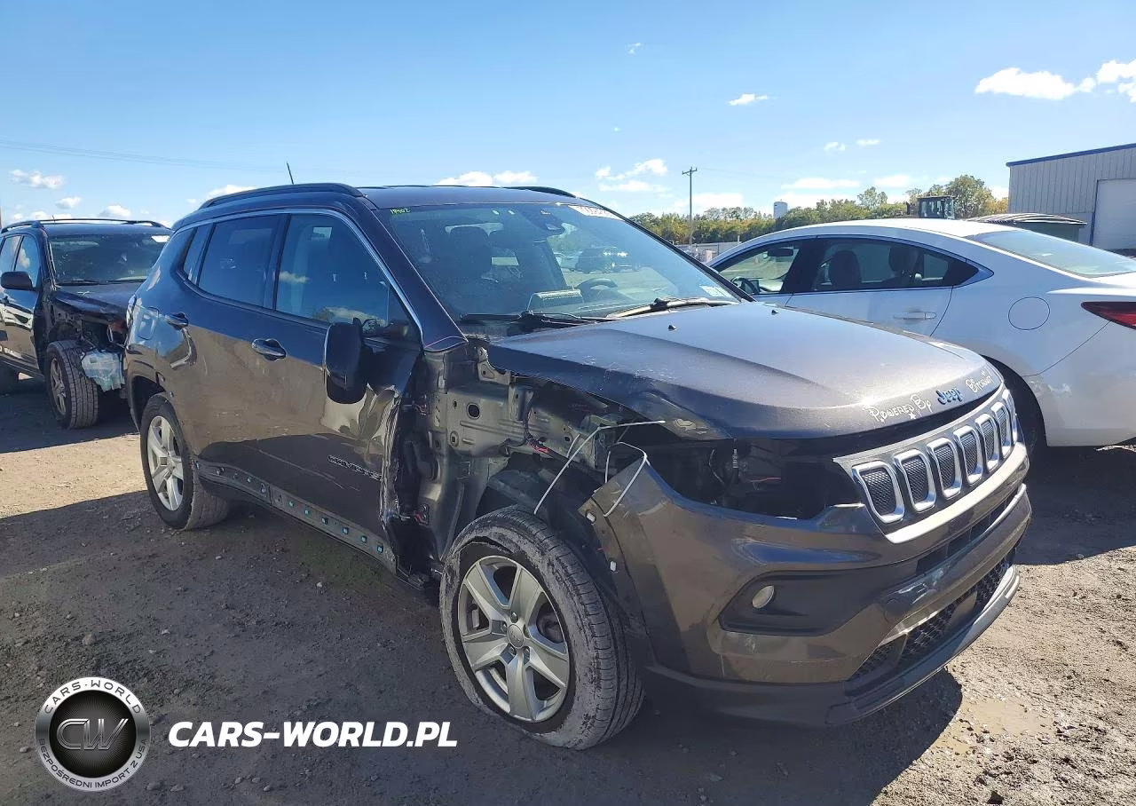 2022 Jeep Compass Latitude VIN:3C4NJDBBXNT124859 - 4