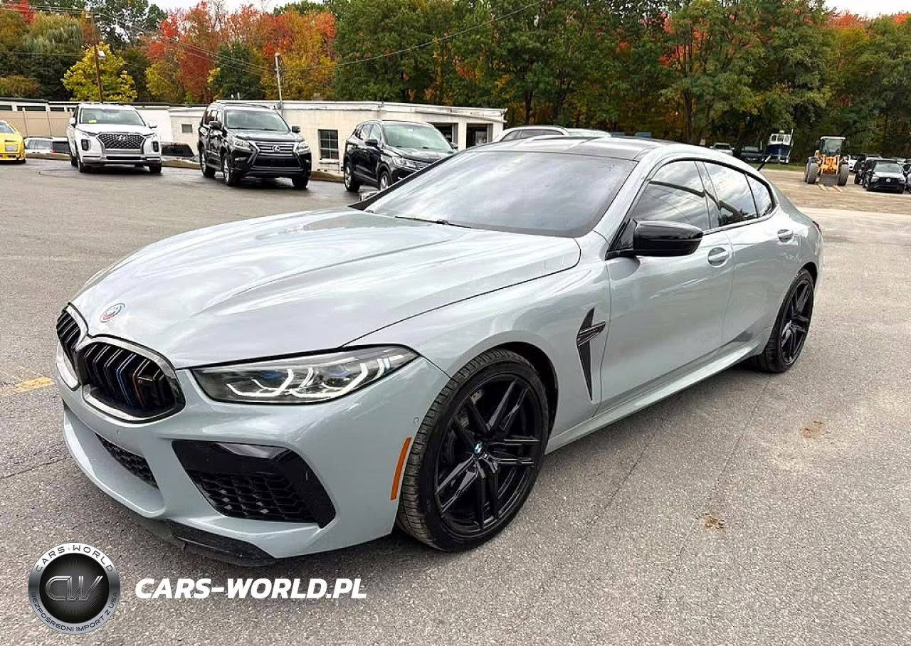 2023 BMW M8