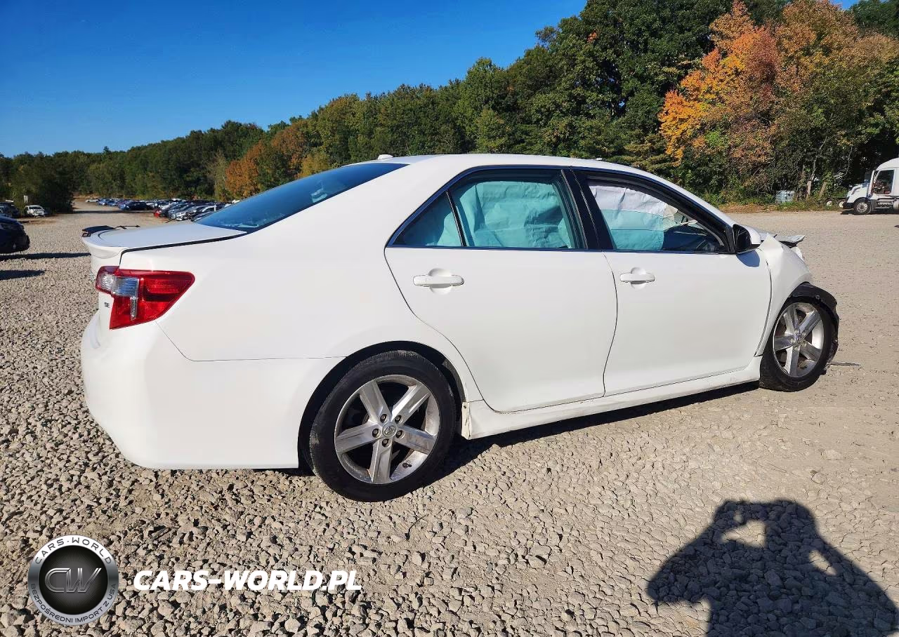 2013 Toyota Camry Se VIN:4T1BF1FK3DU722420 - 3
