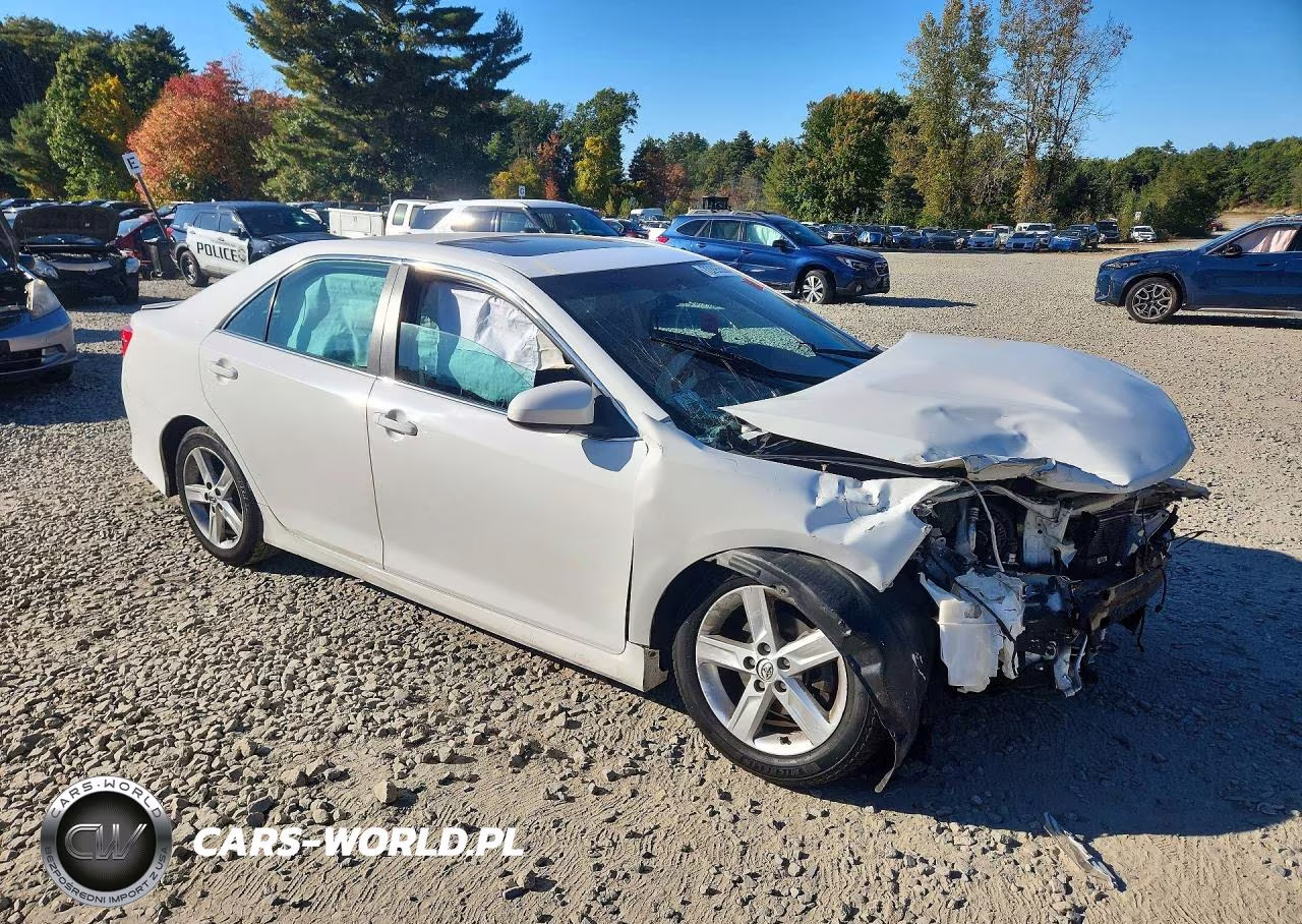 2013 Toyota Camry Se VIN:4T1BF1FK3DU722420 - 4