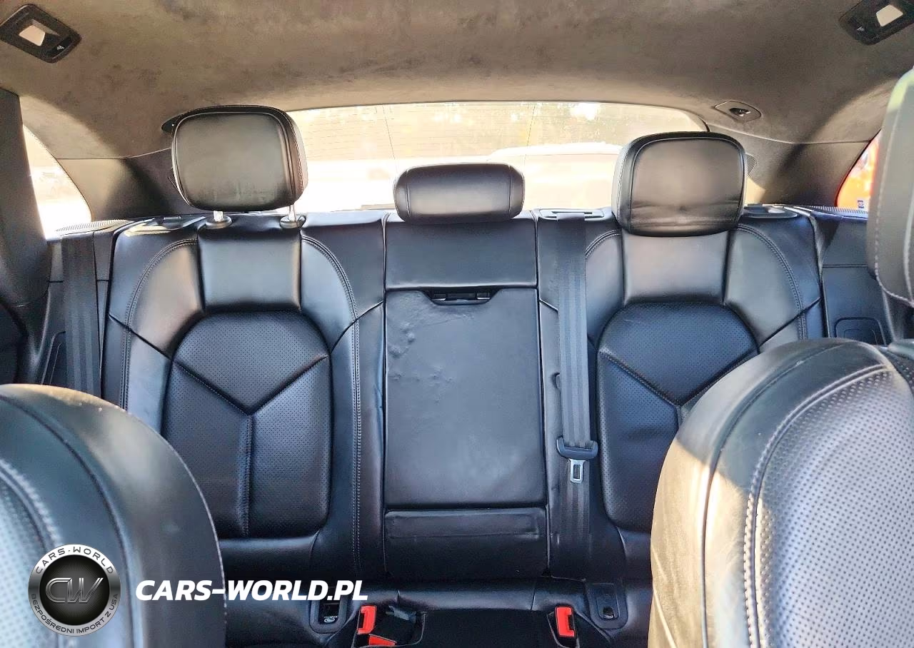 2018 Porsche Macan Turbo VIN:WP1AF2A5XJLB70860 - 10