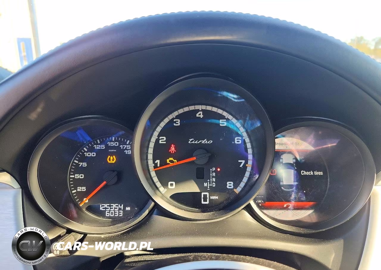 2018 Porsche Macan Turbo VIN:WP1AF2A5XJLB70860 - 9