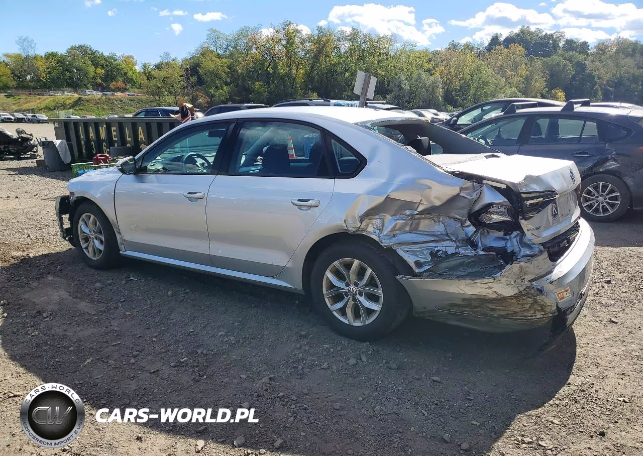 2018 Volkswagen Passat S VIN:1VWAA7A38JC011053 - 2