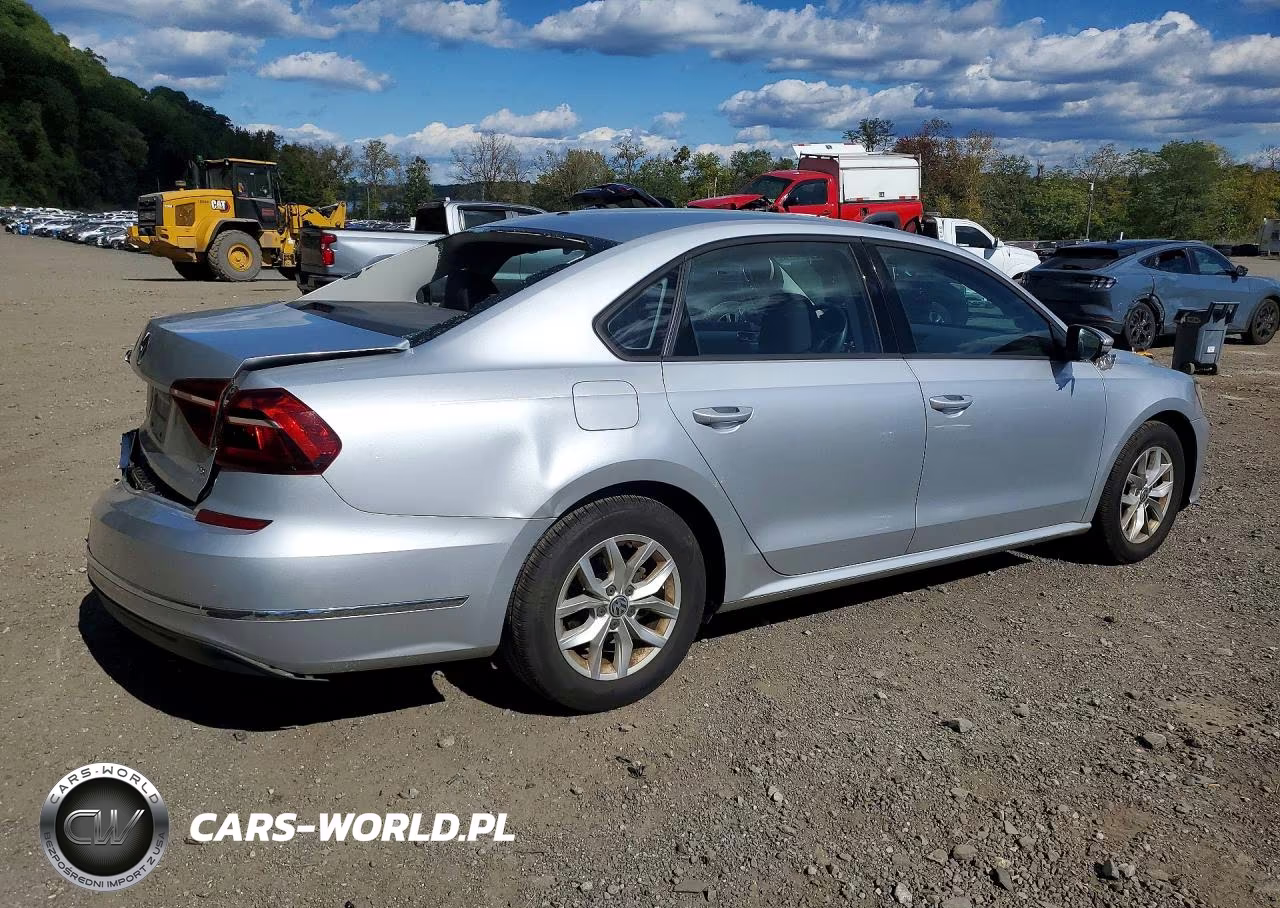 2018 Volkswagen Passat S VIN:1VWAA7A38JC011053 - 3