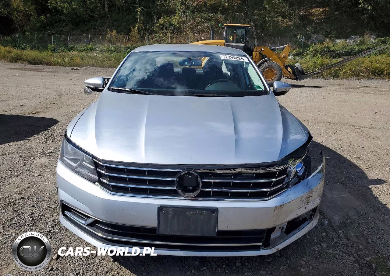 2018 Volkswagen Passat S VIN:1VWAA7A38JC011053 - 5