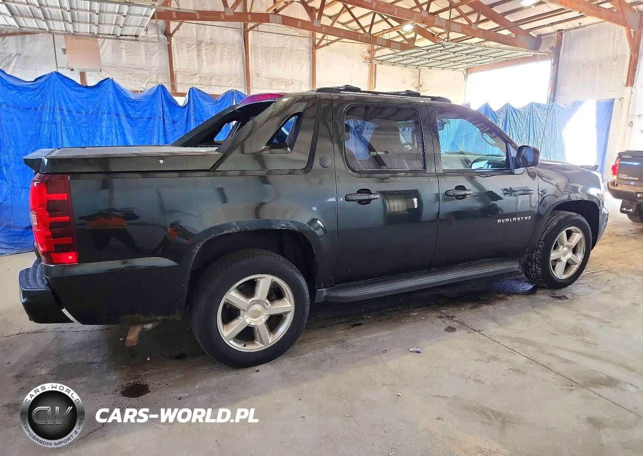 2013 Chevrolet Avalanche Lt VIN:3GNTKFE74DG242945 - 3