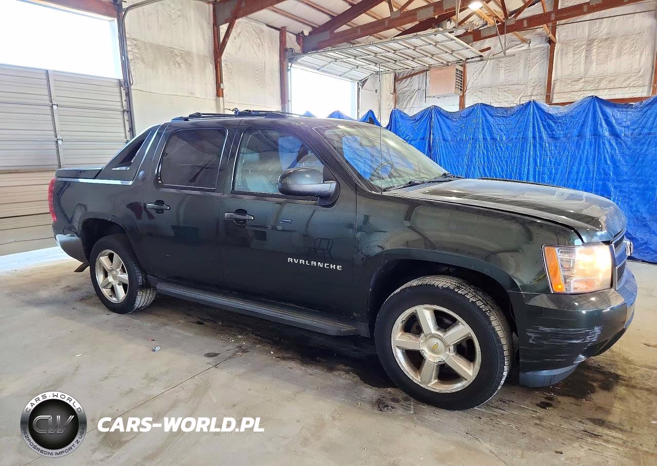 2013 Chevrolet Avalanche Lt VIN:3GNTKFE74DG242945 - 4