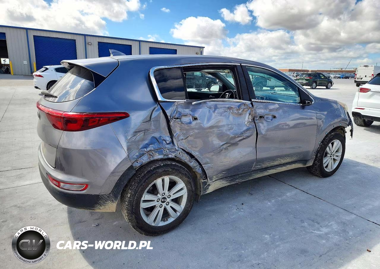 2018 Kia Sportage Lx VIN:KNDPM3AC9J7370014 - 3