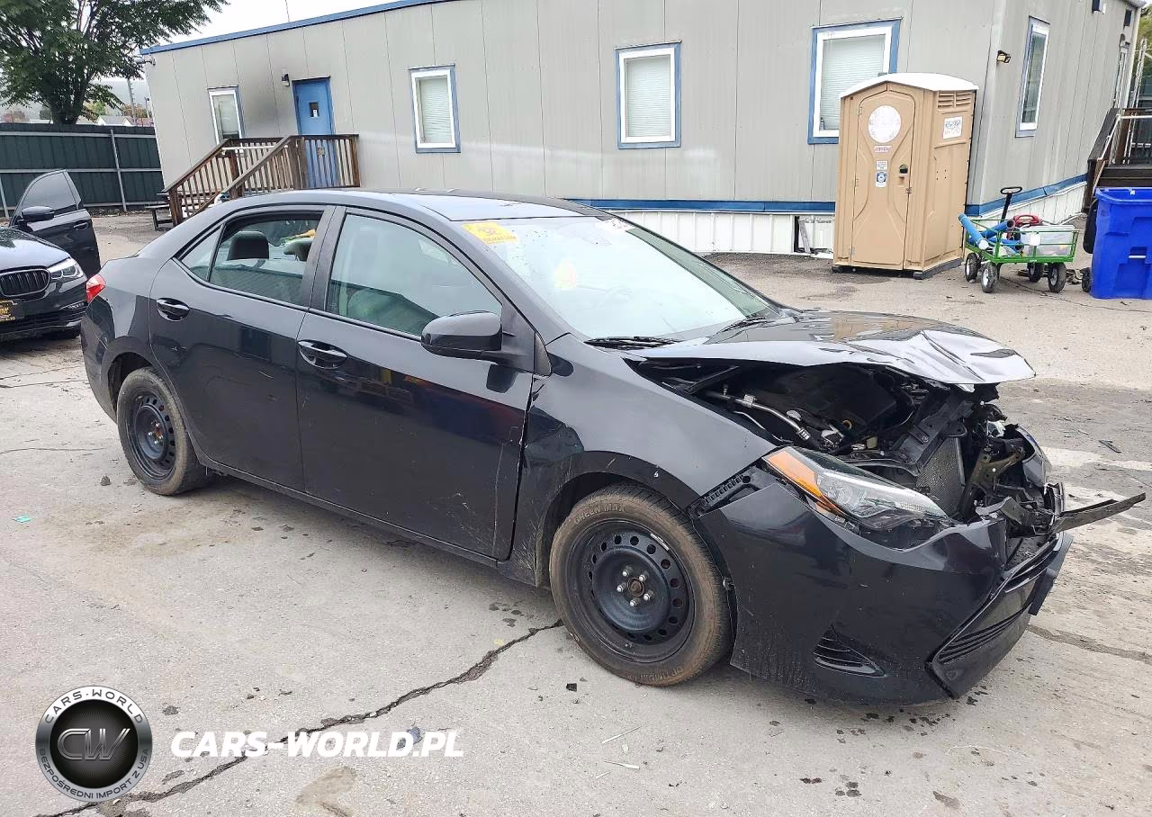 2018 Toyota Corolla Le VIN:2T1BURHE4JC067726 - 4