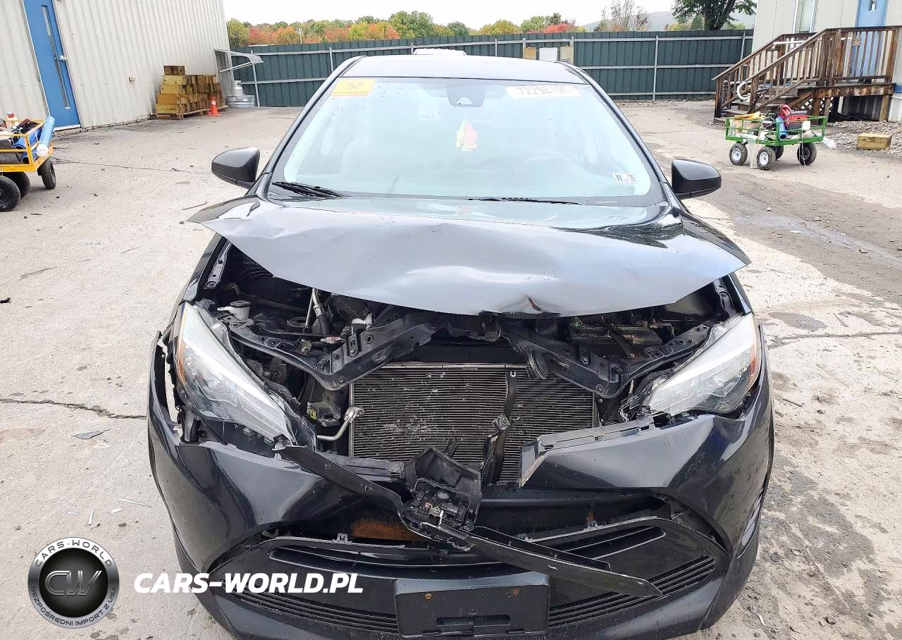 2018 Toyota Corolla Le VIN:2T1BURHE4JC067726 - 5