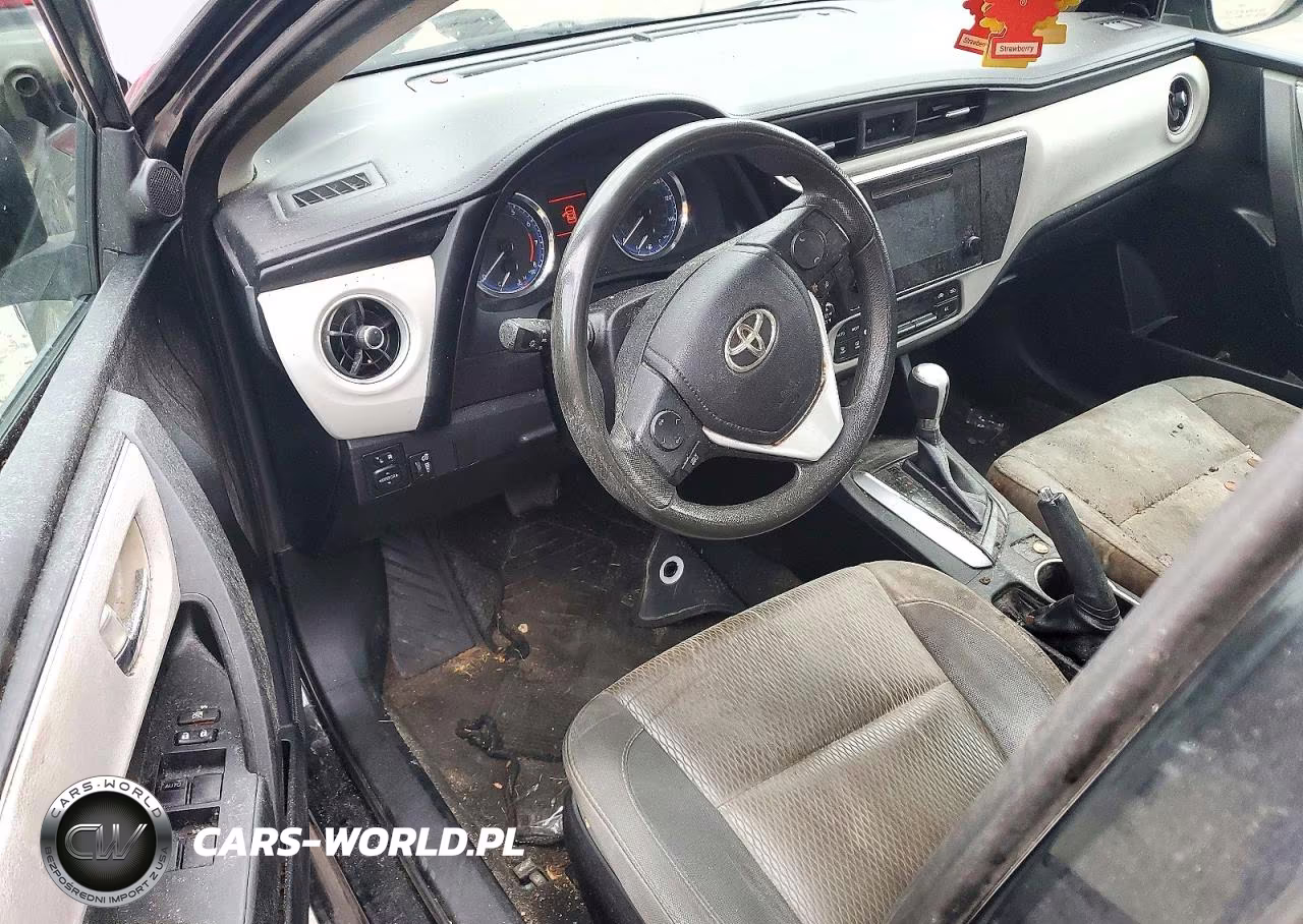 2018 Toyota Corolla Le VIN:2T1BURHE4JC067726 - 8