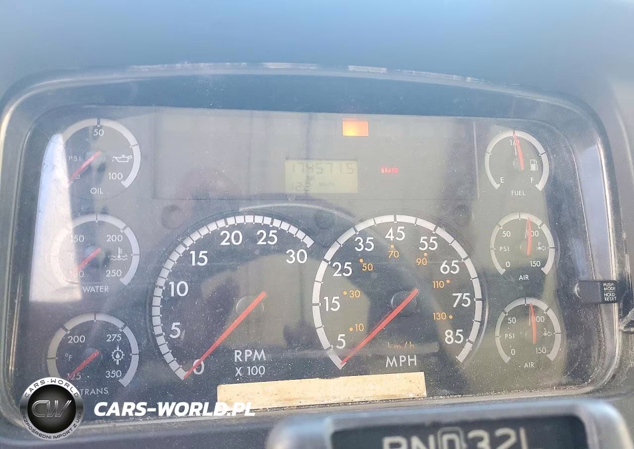 2006 Freightliner Business Class M2 Box Truck VIN:1FVACWDC46HW44425 - 9