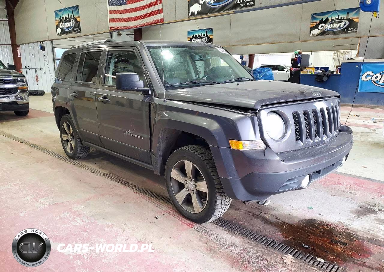 2016 Jeep Patriot Latitude VIN:1C4NJRFB2GD612641 - 4