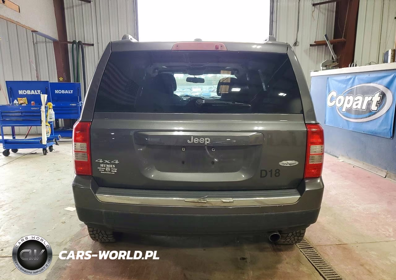 2016 Jeep Patriot Latitude VIN:1C4NJRFB2GD612641 - 6