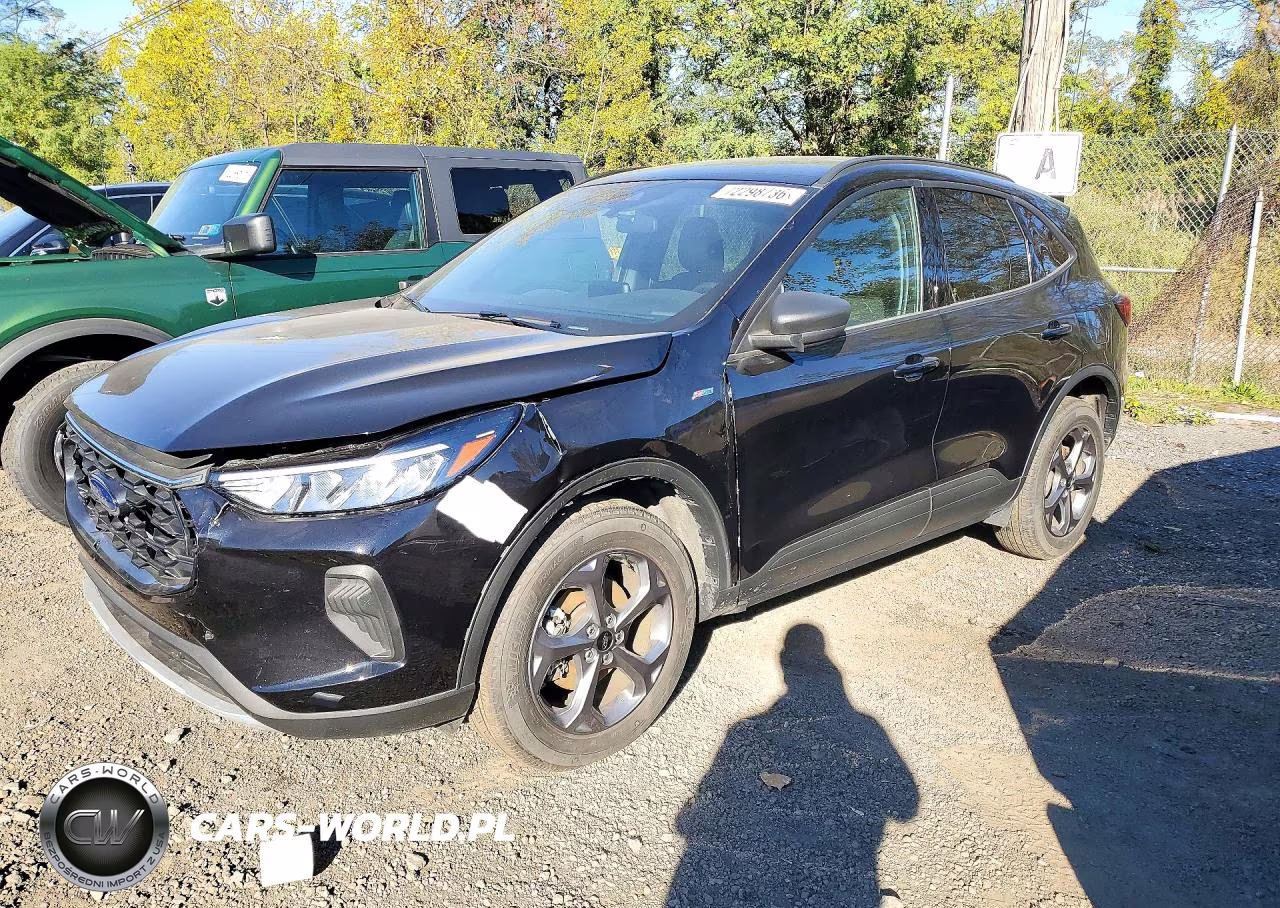 2025 Ford Escape St Line