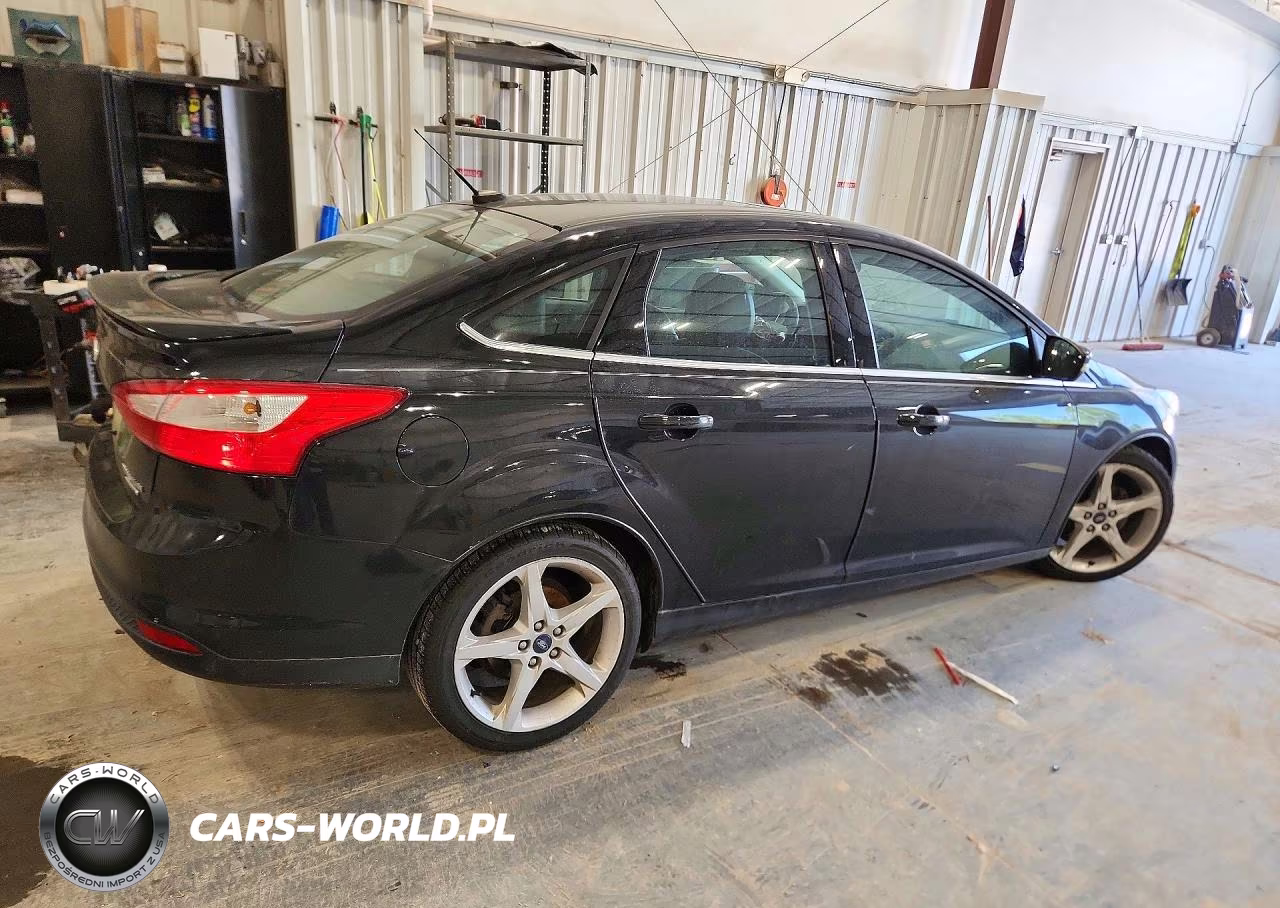 2014 Ford Focus Titanium VIN:1FADP3J22EL105181 - 3