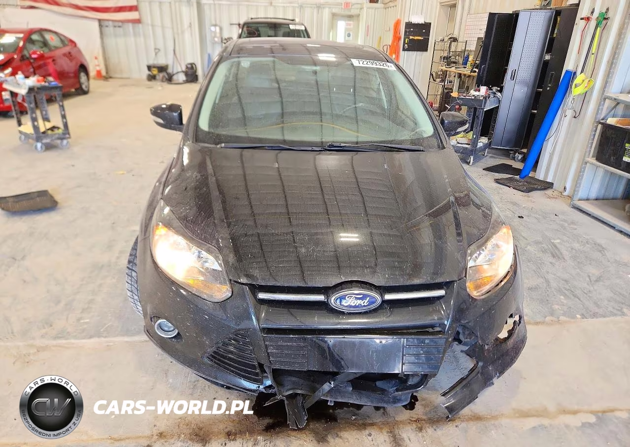 2014 Ford Focus Titanium VIN:1FADP3J22EL105181 - 5