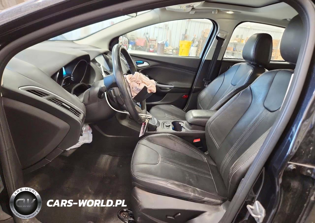 2014 Ford Focus Titanium VIN:1FADP3J22EL105181 - 7