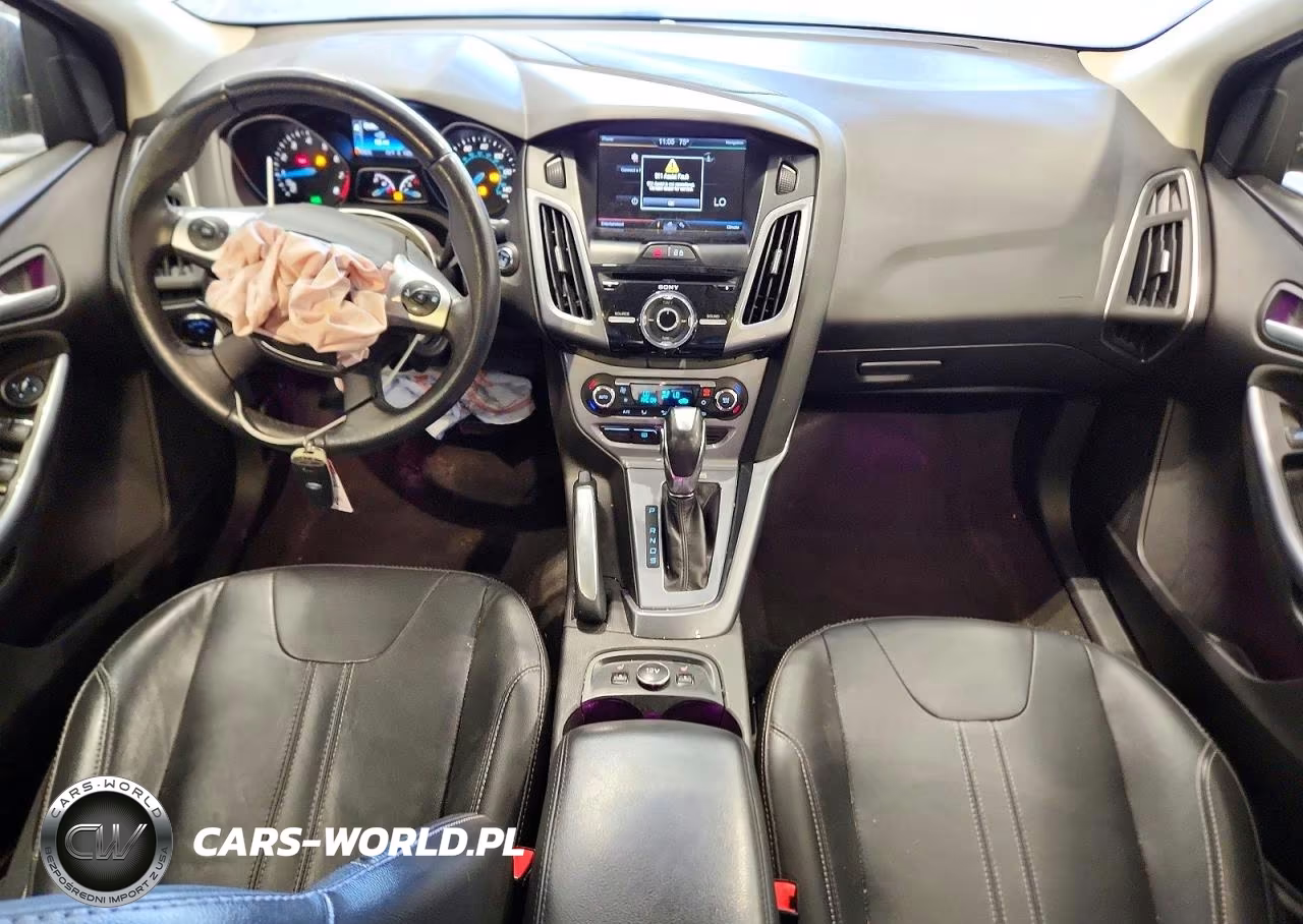 2014 Ford Focus Titanium VIN:1FADP3J22EL105181 - 8