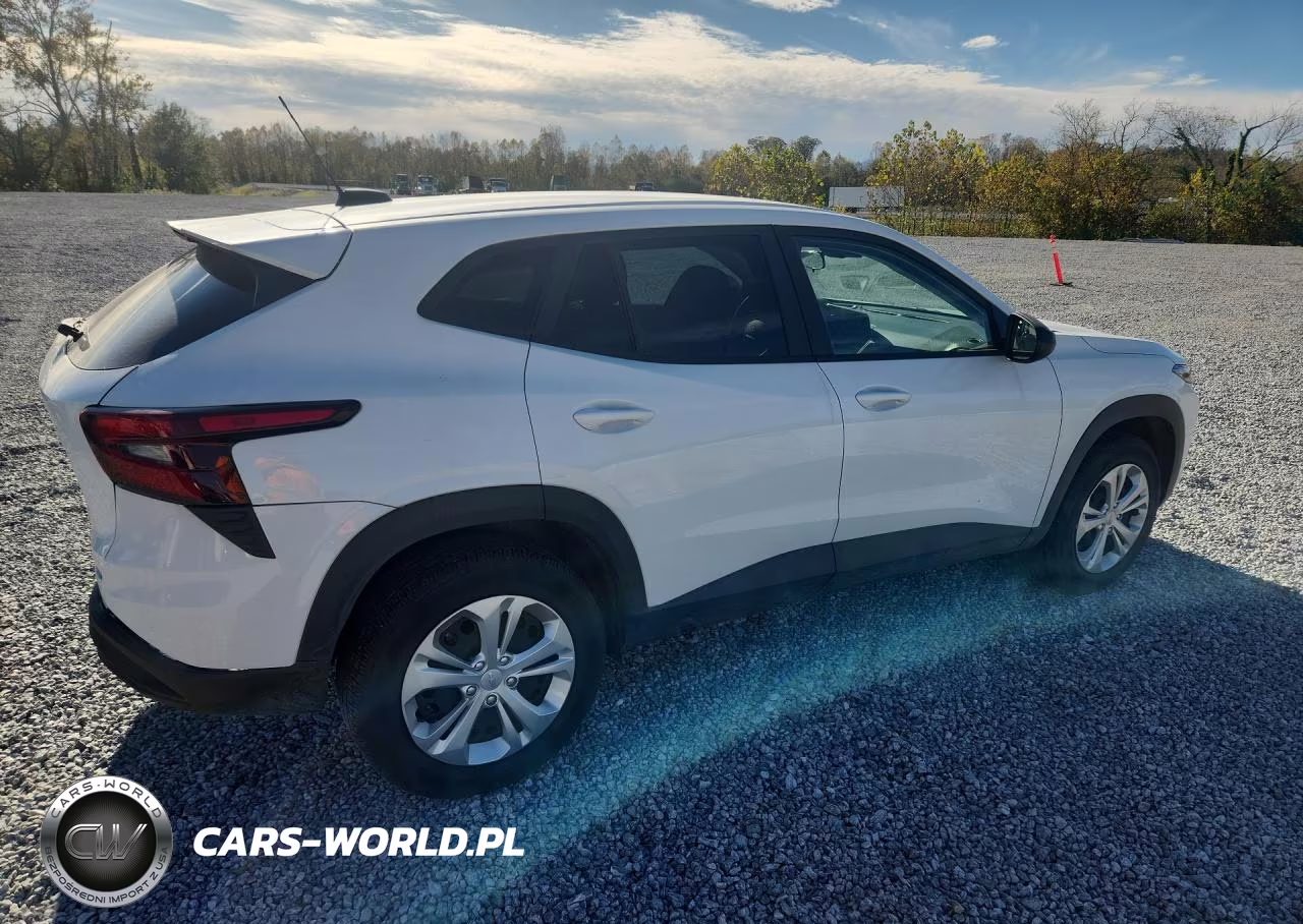 2026 Chevrolet Trax Ls VIN:KL77LFEP4TC086766 - 3