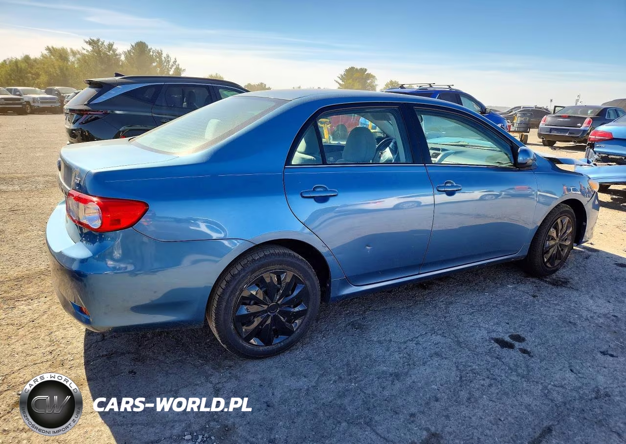 2013 Toyota Corolla Le VIN:5YFBU4EE9DP140746 - 3
