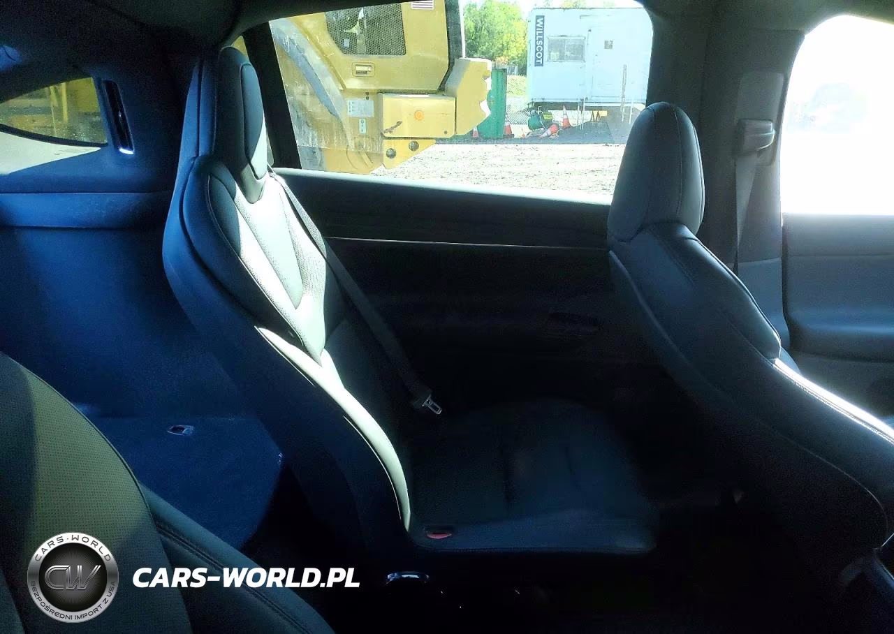 2025 Tesla Model X VIN:7SAXCBE50SF469862 - 10