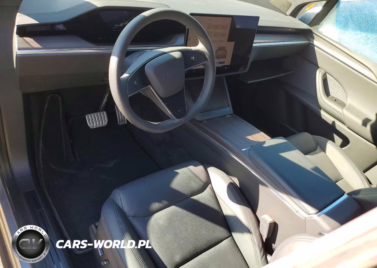 2025 Tesla Model X VIN:7SAXCBE50SF469862 - 8