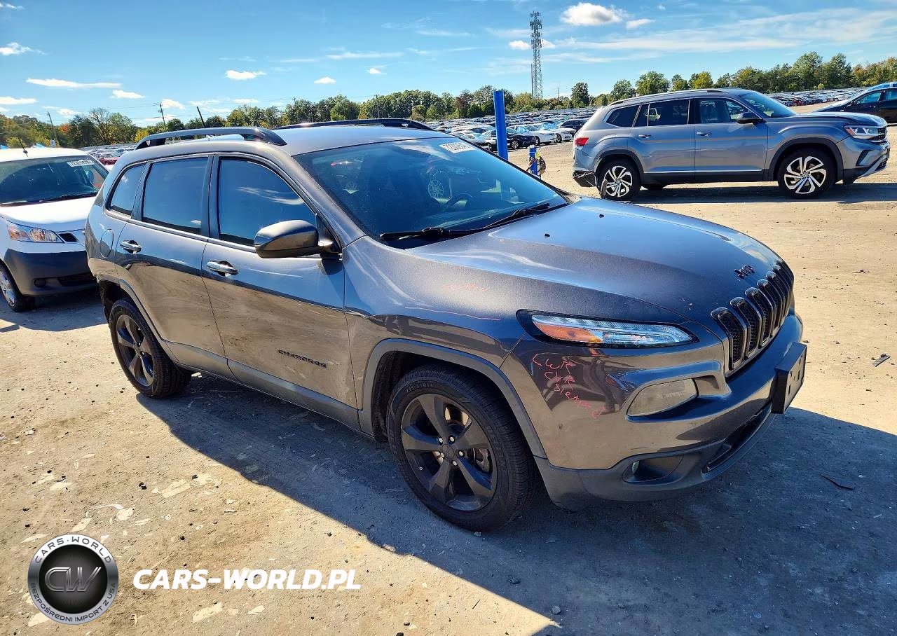 2018 Jeep Cherokee Latitude VIN:1C4PJLCB1JD519207 - 4