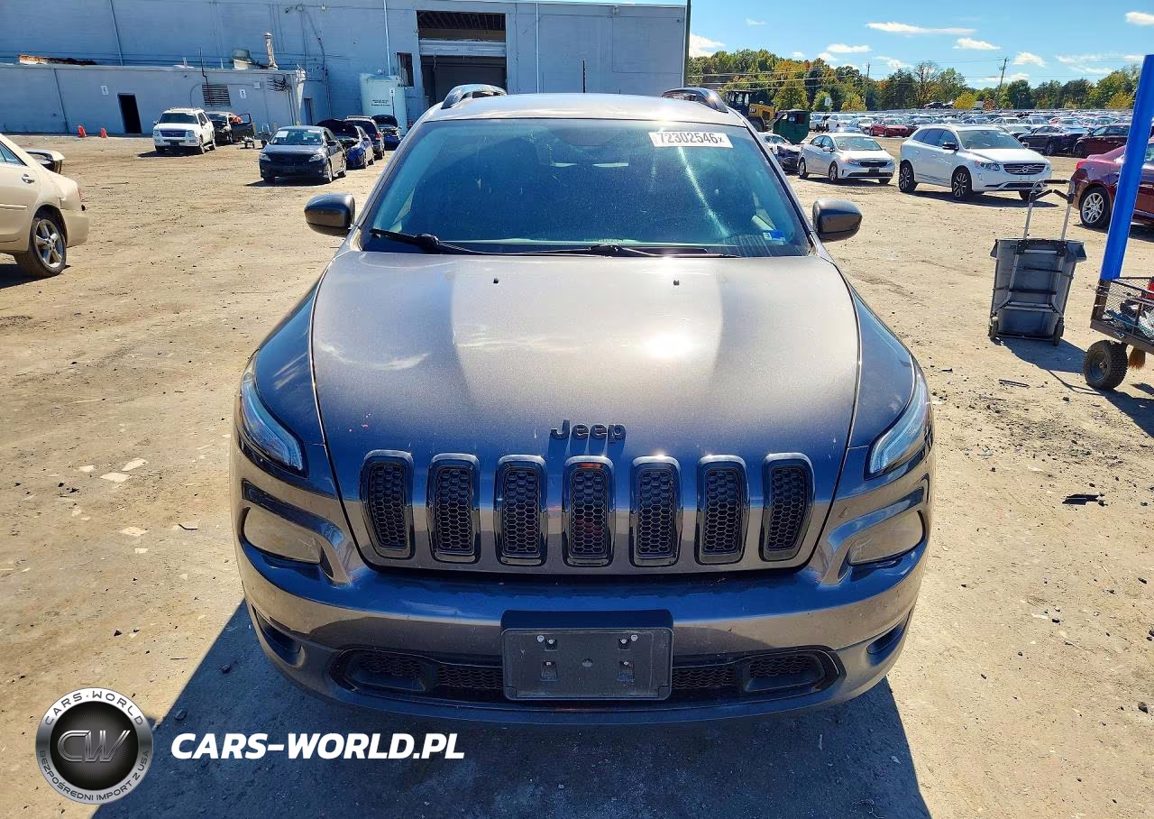 2018 Jeep Cherokee Latitude VIN:1C4PJLCB1JD519207 - 5