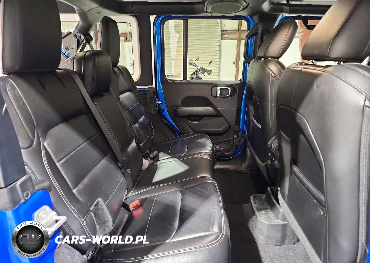 2021 Jeep Wrangler Unlimited Sahara VIN:1C4HJXEG9MW855376 - 10