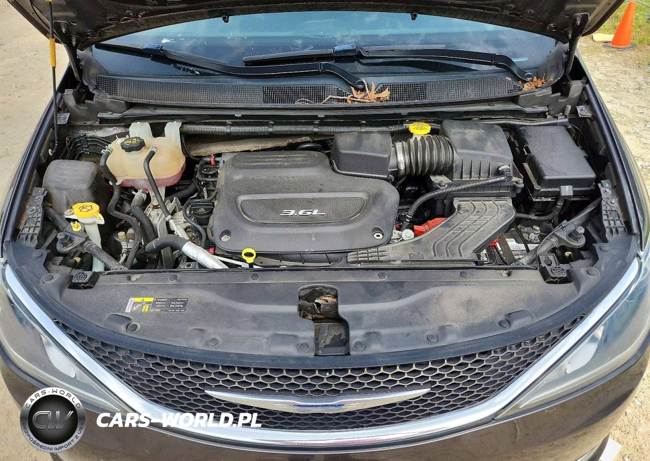2017 Chrysler Pacifica Touring L VIN:2C4RC1BG9HR534338 - 12