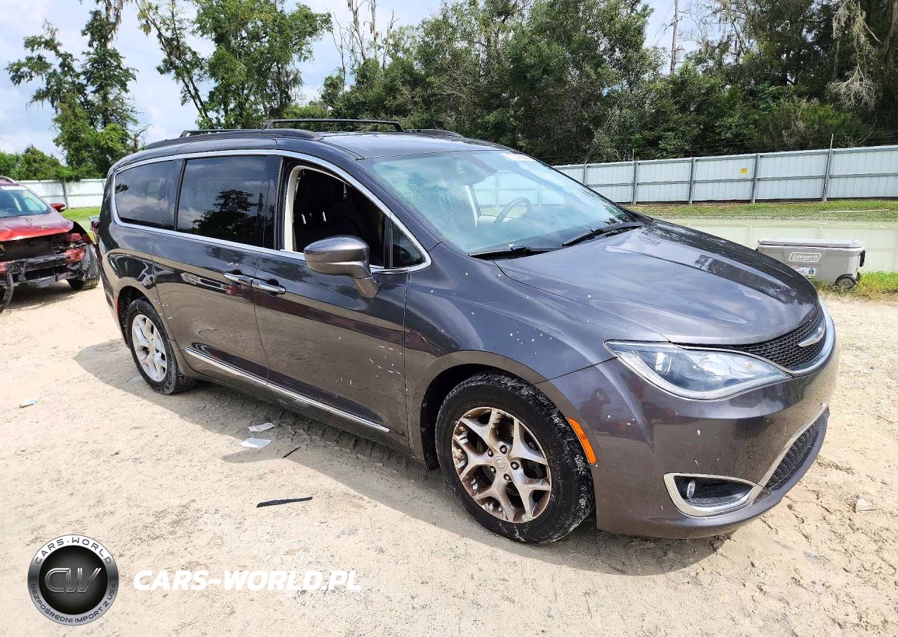 2017 Chrysler Pacifica Touring L VIN:2C4RC1BG9HR534338 - 4