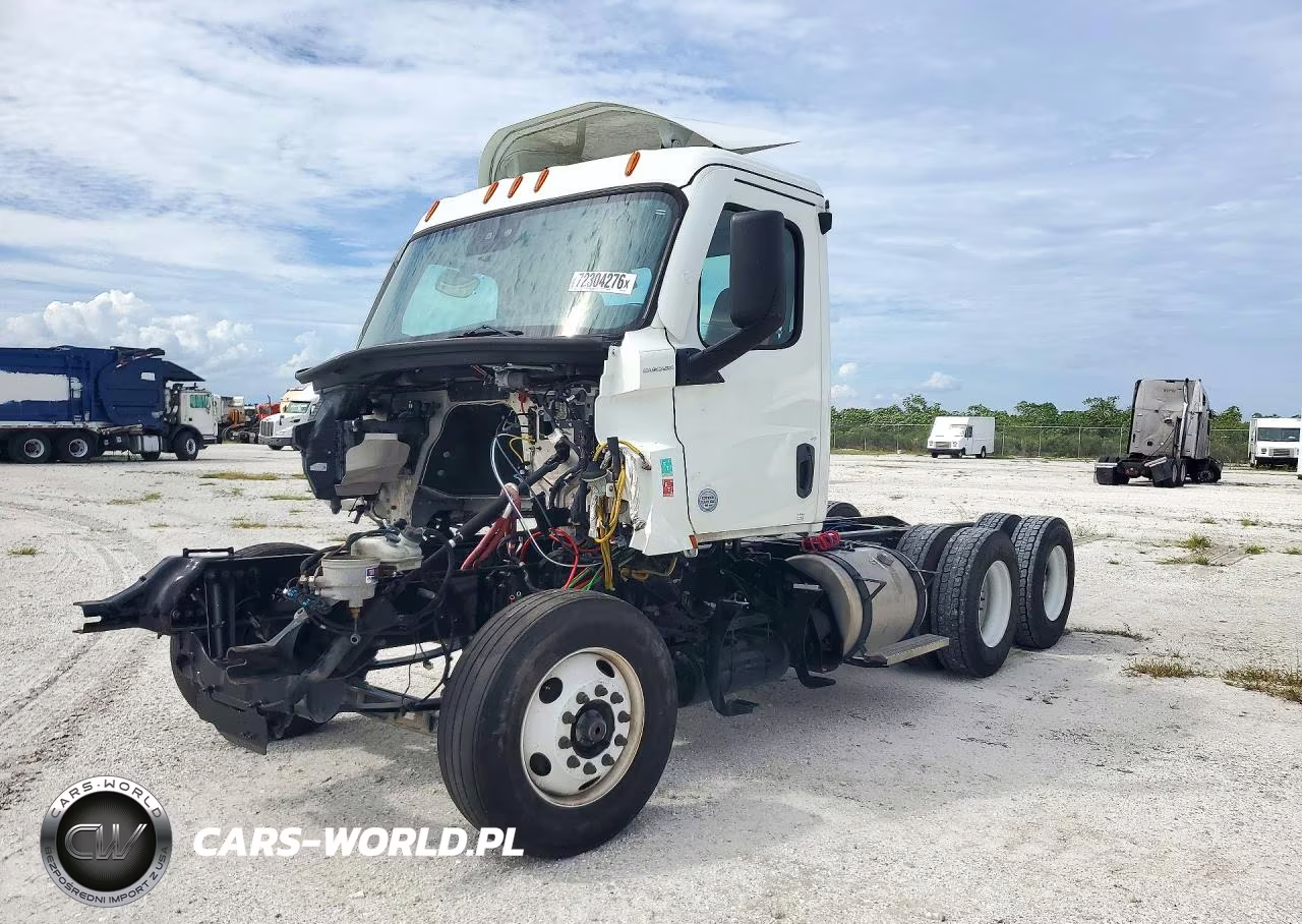 2024 Freightliner Cascadia 126" Day Cab Truck Cab And Chassis VIN:3AKJHLDV2RDUG5845 - 1