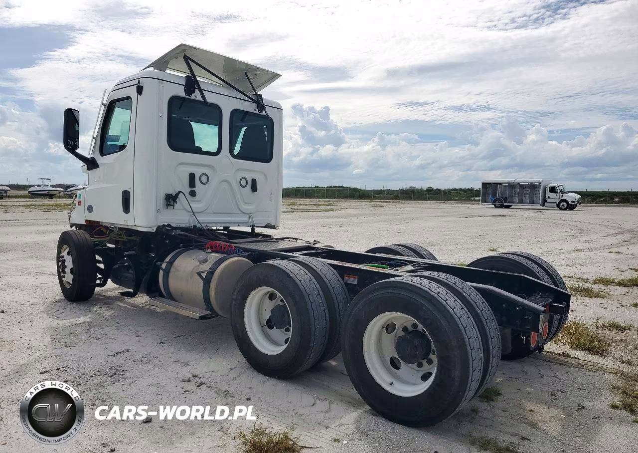 2024 Freightliner Cascadia 126" Day Cab Truck Cab And Chassis VIN:3AKJHLDV2RDUG5845 - 2