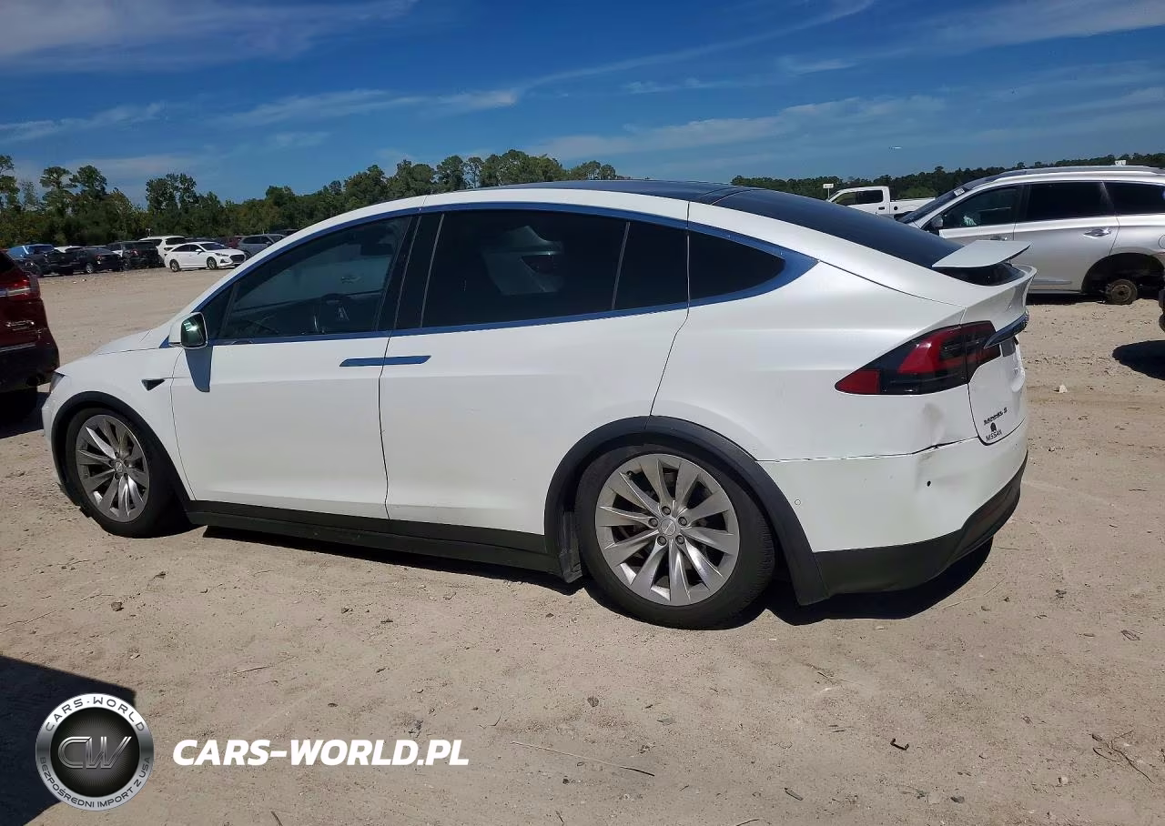 2017 Tesla Model X VIN:5YJXCDE25HF028042 - 2