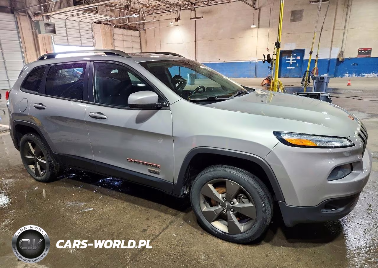 2016 Jeep Cherokee Latitude VIN:1C4PJMCB7GW305549 - 4