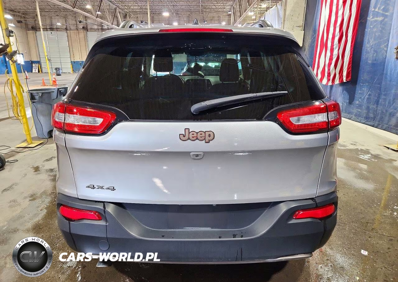 2016 Jeep Cherokee Latitude VIN:1C4PJMCB7GW305549 - 6