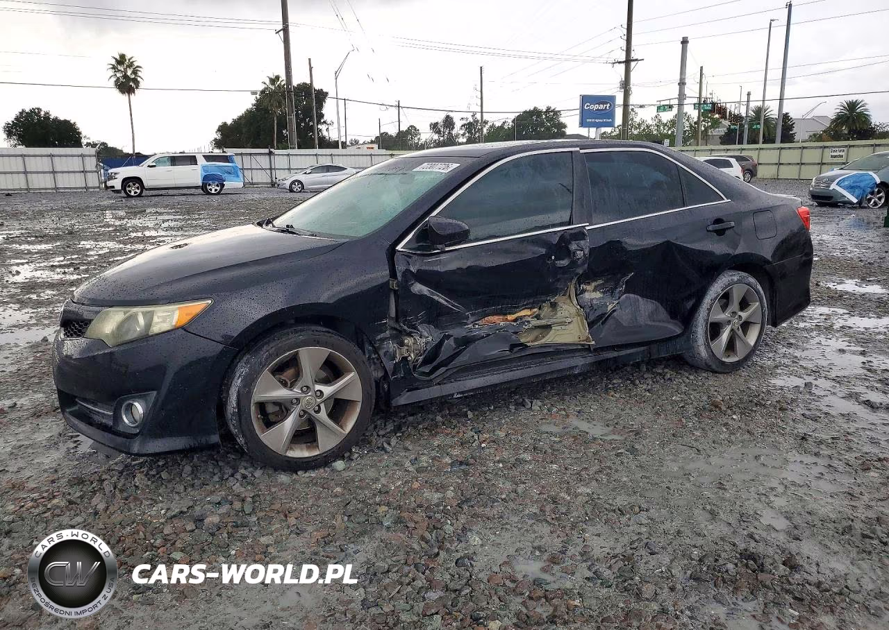 2014 Toyota Camry Se Sport – zdjęcie 1 z 12