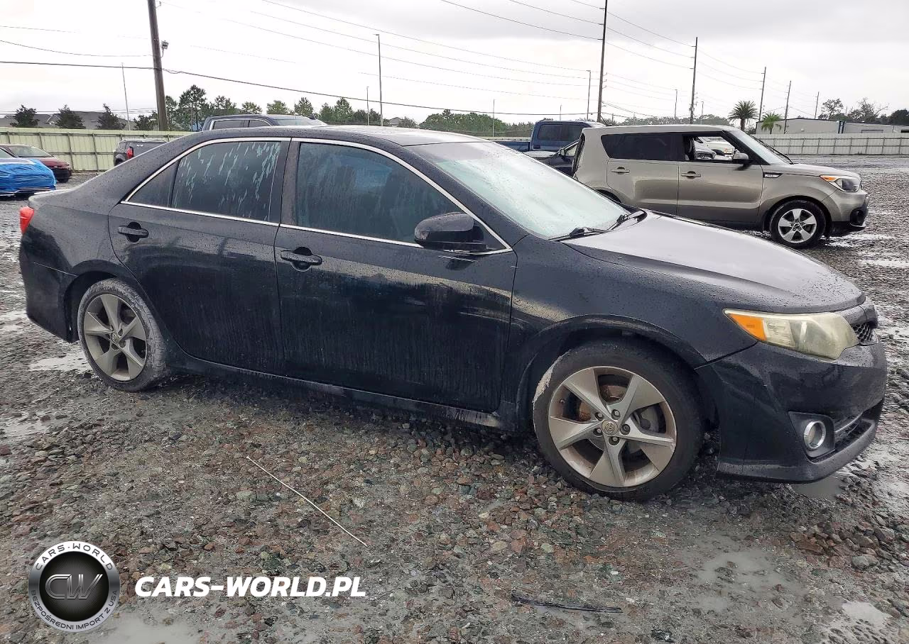 2014 Toyota Camry Se Sport VIN:4T1BF1FK3EU344956 - 4