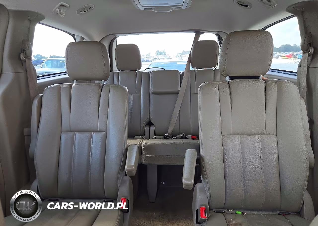 2016 Chrysler Town & Country Touring VIN:2C4RC1BG6GR298214 - 10